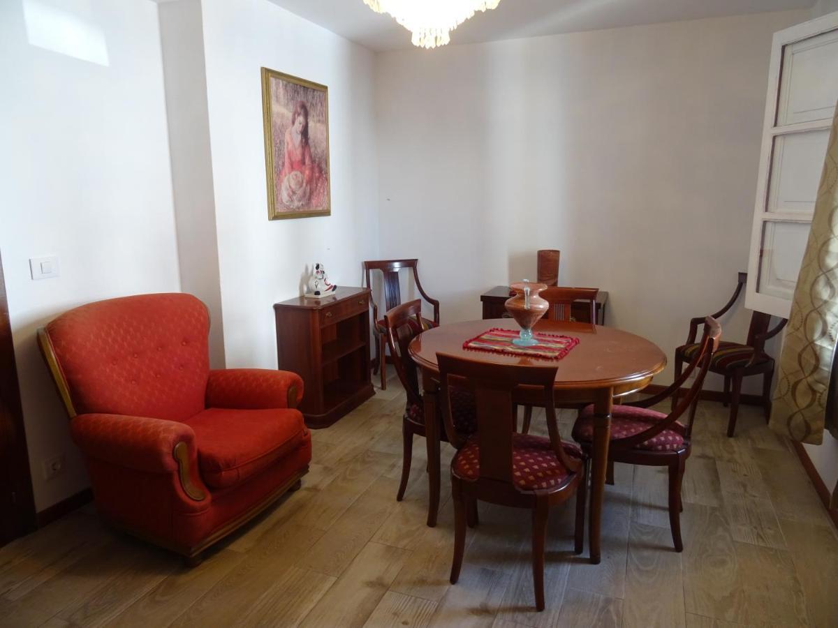 Piso En Centro Urbano De Puentedeume Con Terraza Apartment Exterior foto